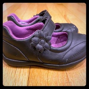 StrideRite Size 6 Girl Shoes!!